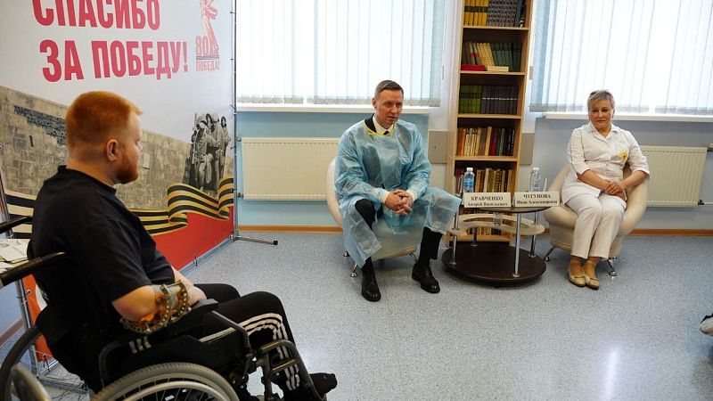 Андрей Кравченко посетил раненых бойцов СВО в Новороссийской больнице