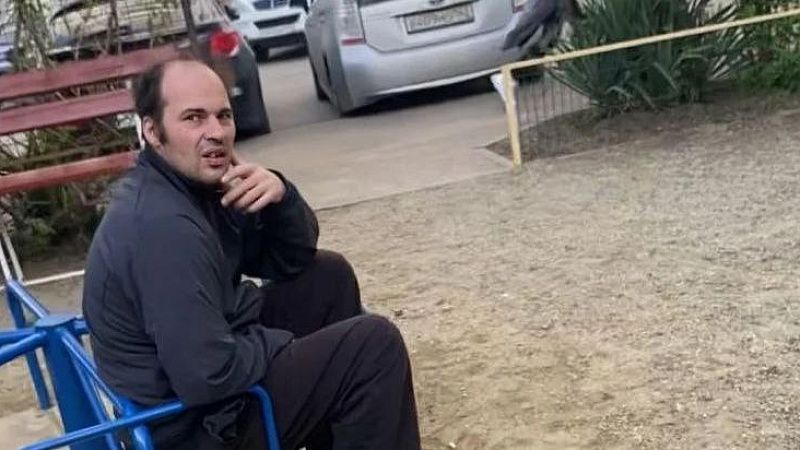 В Краснодаре психически нездоровый мужчина был задержан рядом с детской площадкой
