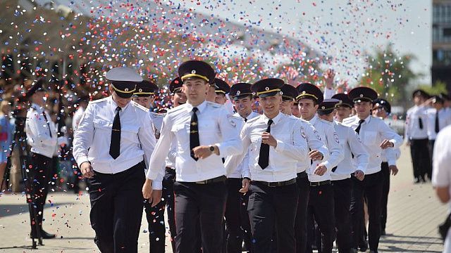 293 выпускника получили дипломы об окончании Краснодарского университета МВД
