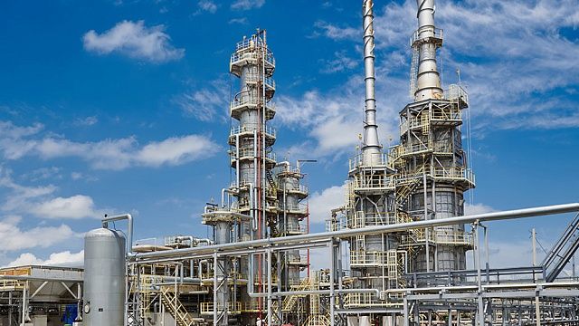 НПЗ Ильский перенёс ввод комплекса бензина на 2027 год на Кубани 