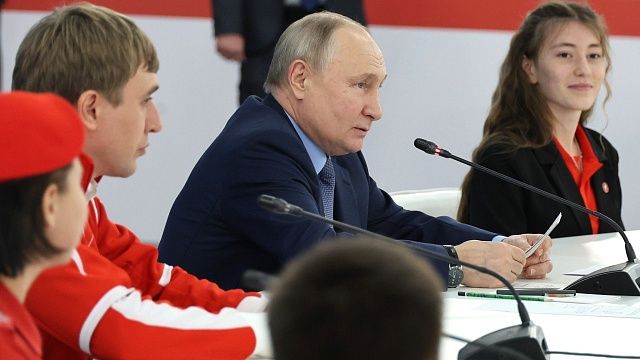 Путин призвал бороться с последствиями пропаганды русофобии в новых регионах. Фото: kremlin.ru