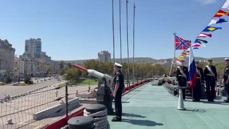 «Выстрел памяти» с борта крейсера «Михаил Кутузов» прозвучал в Новороссийске