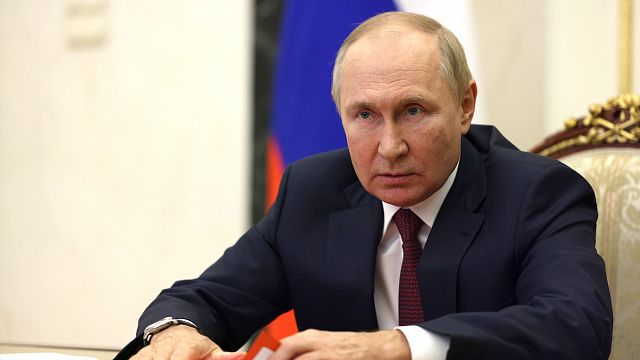 Путин поручил оказать всю необходимую помощь пострадавшим в результате крушения самолёта в Ейске