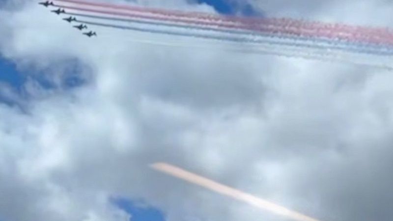 Несколько истребителей сняли в небе над Москвой 5 мая