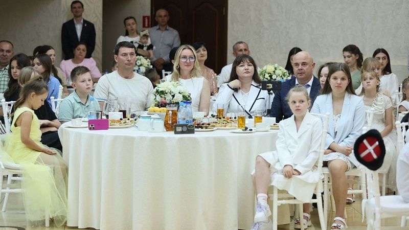 Две семьи из Краснодара получили медали «Родительская доблесть»
