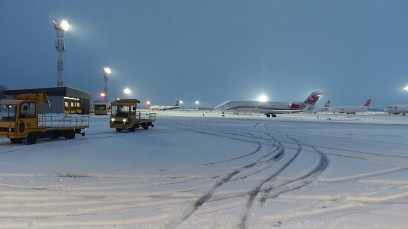 Самолёт из Москвы экстренно сел в аэропорту Краснодара из-за плохого самочувствия ребёнка