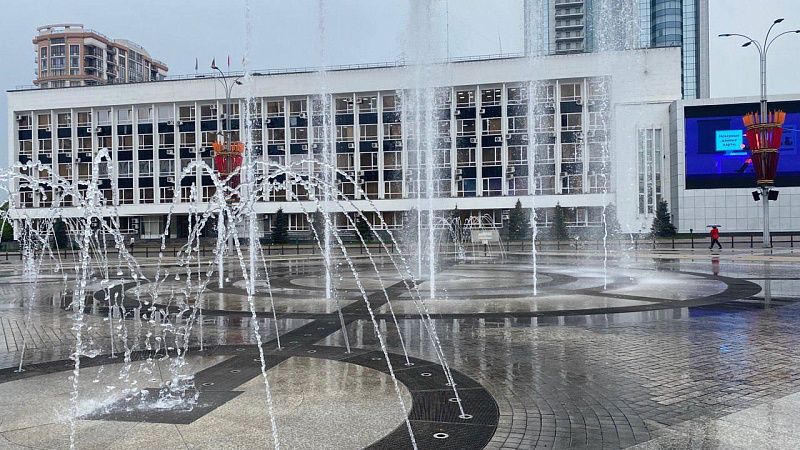 Сезон фонтанов начался в Краснодаре 25 апреля