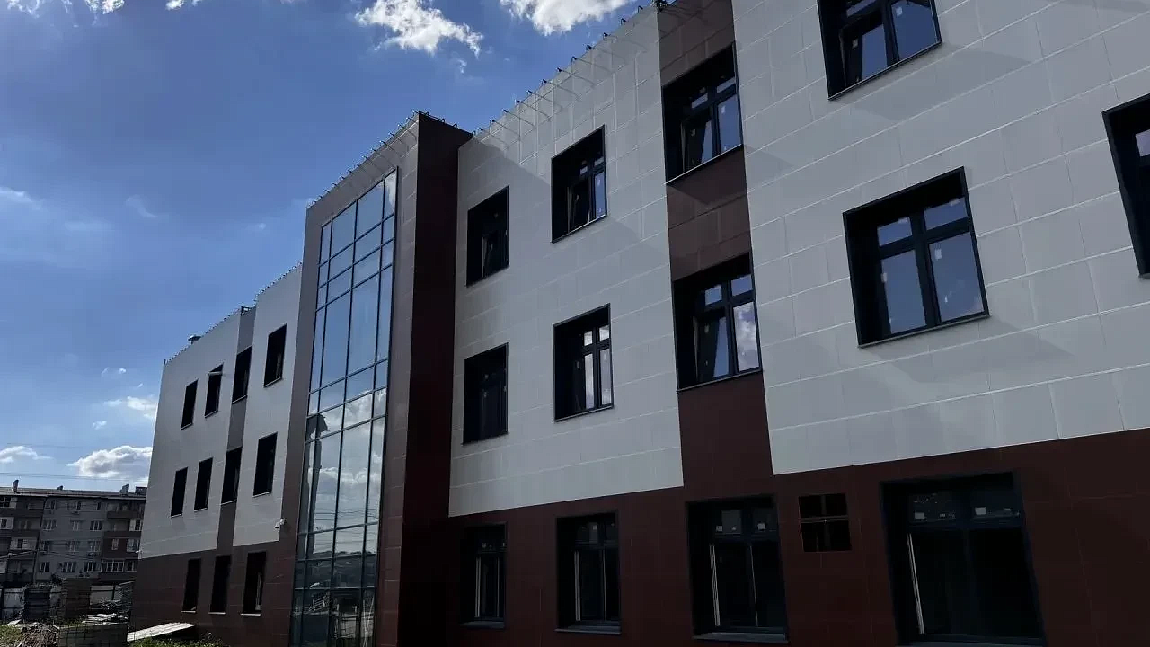 Елена Воробьева проверила готовность новых строящихся поликлиник в Краснодаре