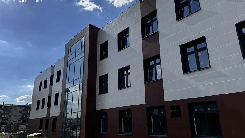 Елена Воробьева проверила готовность новых строящихся поликлиник в Краснодаре