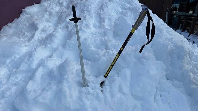 Десятилетнюю малышку насмерть засыпало снегом в Красноярском крае