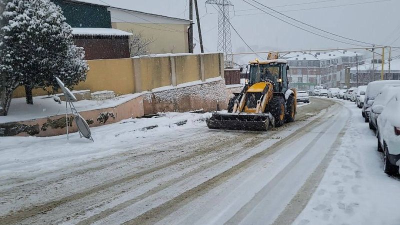 Почти 1000 тонн противогололедной смеси использовали в Сочи 