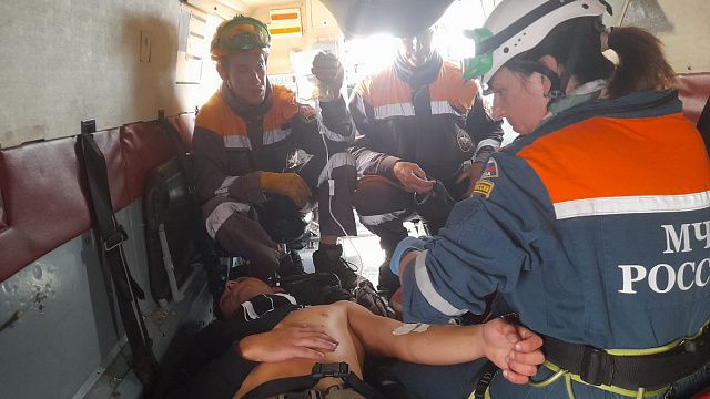 В Сочи спасатели дважды оказали помощь туристам в горах