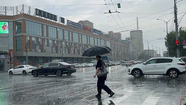 Из-за сильного дождя в Краснодаре остановилось общественного транспорта. Фото: архив телеканала «Краснодар»