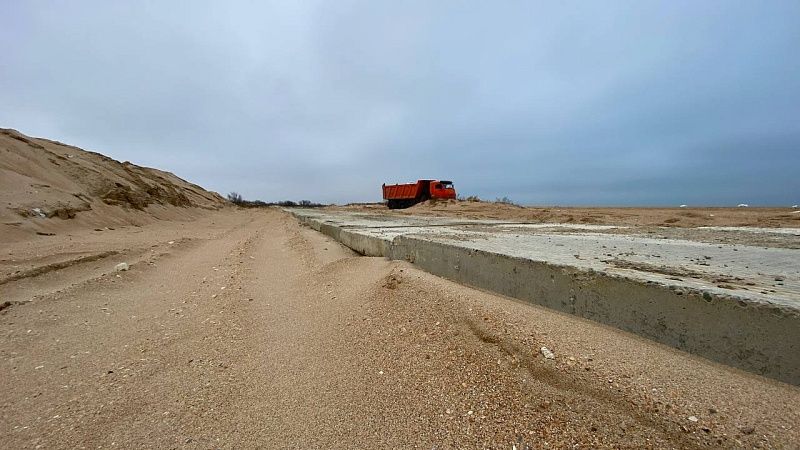 Более 139 тысяч тонн замазученного грунта убрали с пляжей Краснодарского края