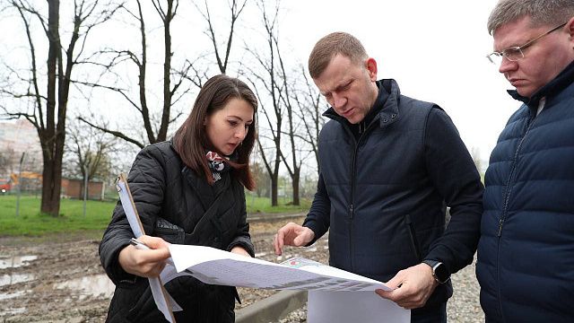 Евгений Наумов посетил стройплощадку Николаевского бульвара