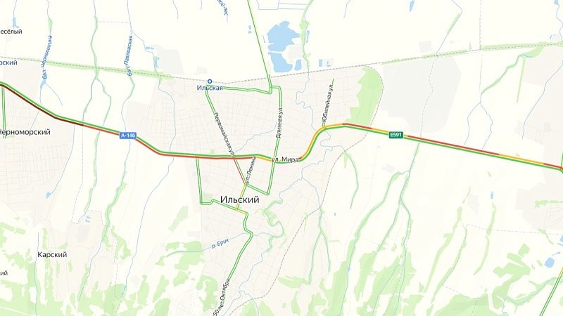 Пробка протяженностью более 30 км образовалась около поселка Ильского на Кубани