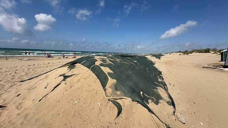 В Оперштабе Кубани сообщили об отсутствии новых выбросов мазута на пляжи Анапы