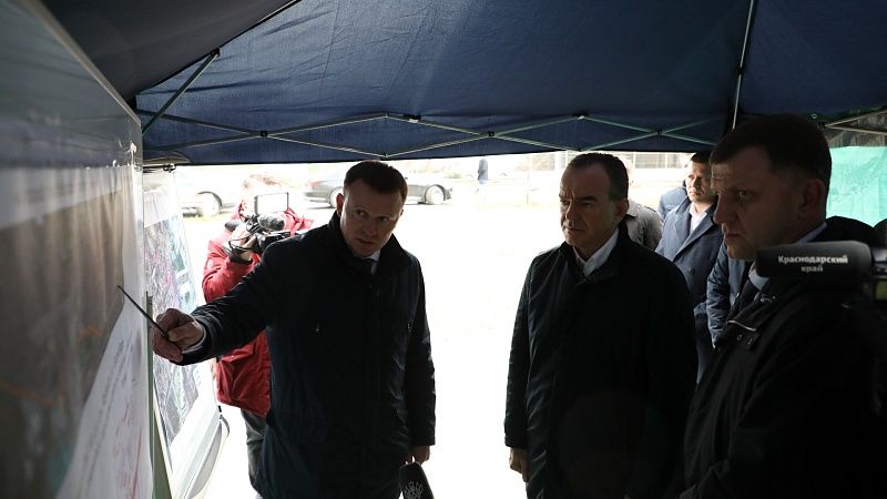 Кондратьев проверил ход ремонта Фадеевского путепровода в Краснодаре