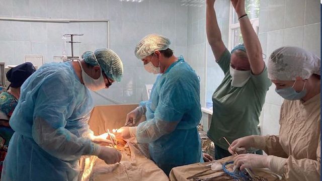 Врачи краснодарской больницы по зову сердца отправились на Донбасс, чтобы спасать раненых
