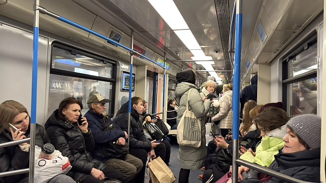 Из-за снегопада власти рекомендовали 26 декабря пользоваться метро в Москве