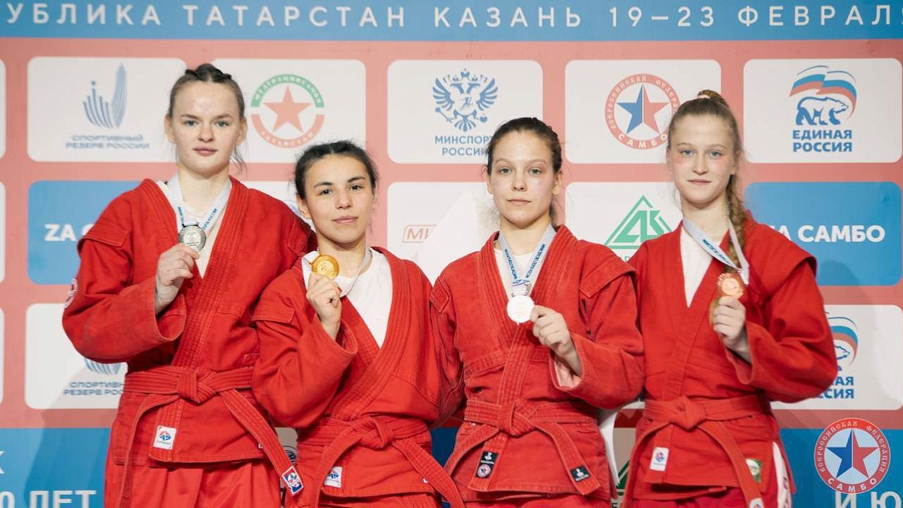 Кубанские самбисты завоевали 8 медалей на первенстве России