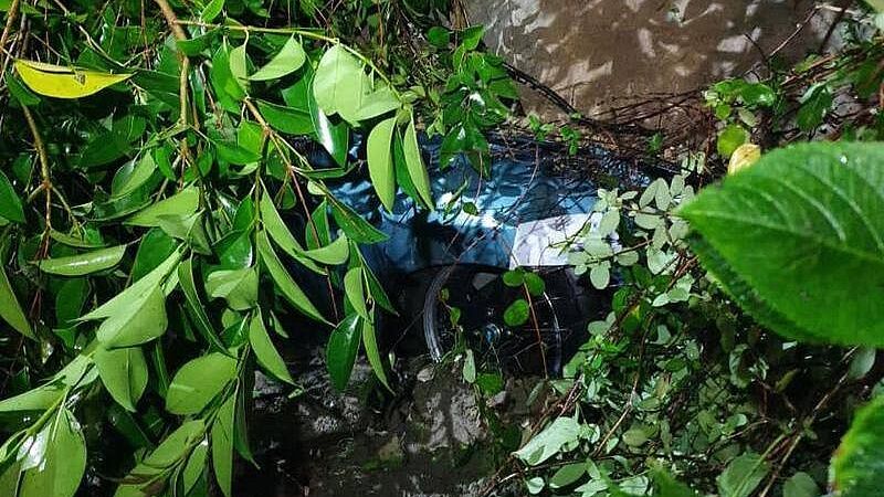 Последствия урагана и ливня устранят аварийные службы вечером 20 мая в Краснодаре