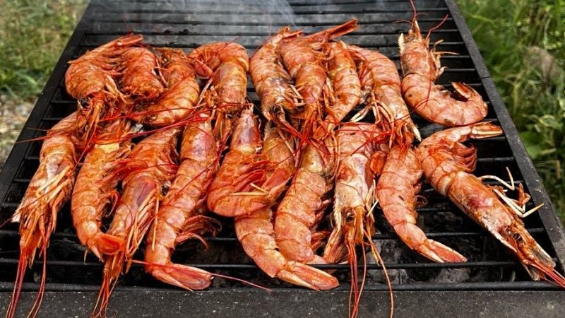 Диетолог Соломатина рассказала, при каком заболевании опасно есть креветки 