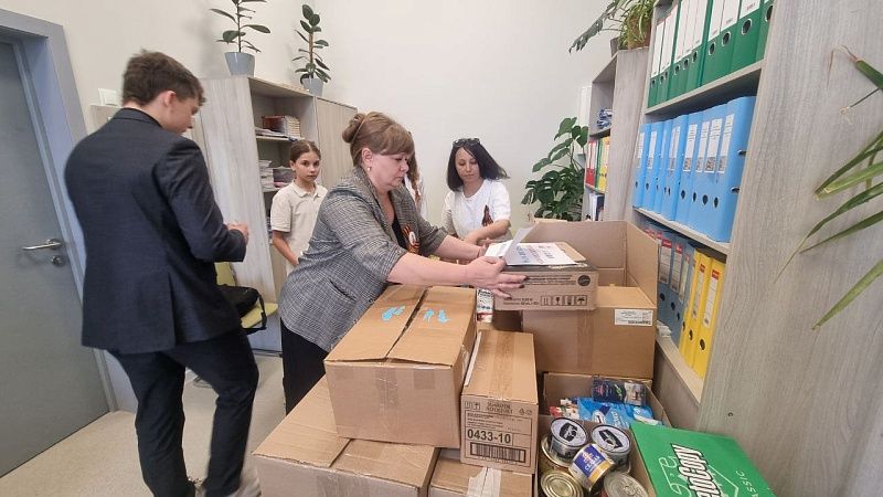 Груз бойцам СВО ко Дню Победы отправили школьники из Краснодара