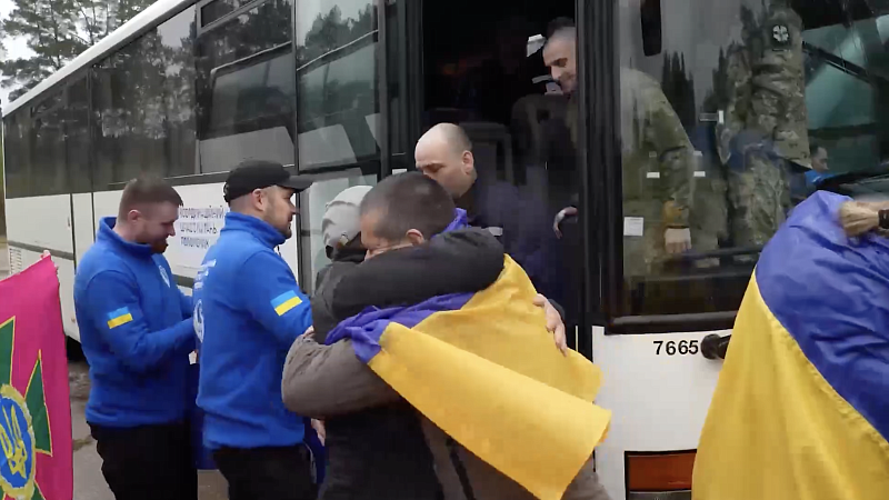 Зеленский одним словом и тремя эмодзи прокомментировал обмен пленными с Россией