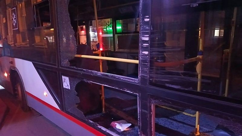 Пожарная машина снесла троллейбус в Краснодаре