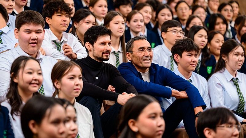Павел Дуров посетил школу IQanat High Schoo для сельских детей в Казахстане