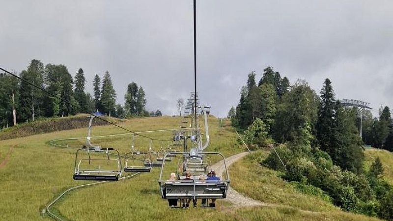 Огромные очереди на канатные дороги выстроились в праздничные выходные в Сочи