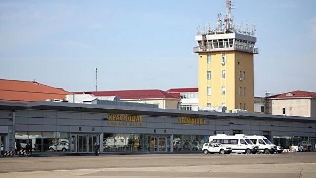 Аэропорт Краснодара 24 февраля успел принять 10 и выпустить 5 авиарейсов до приостановления полётов