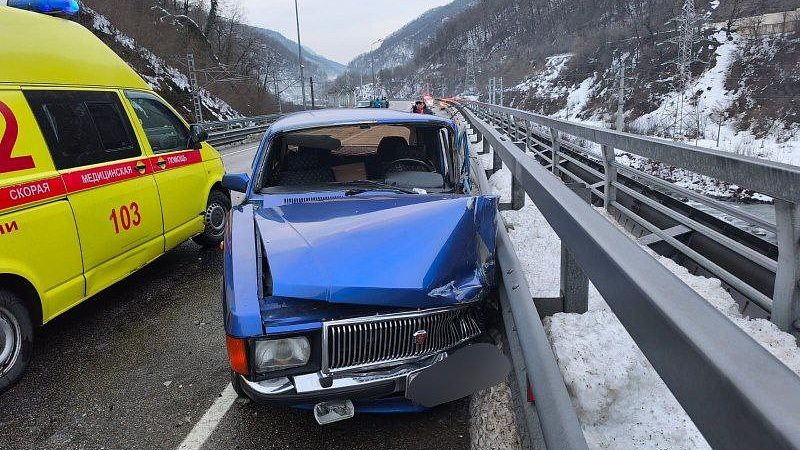 Виновник массовой аварии на объездной дороге Сочи скончался в больнице