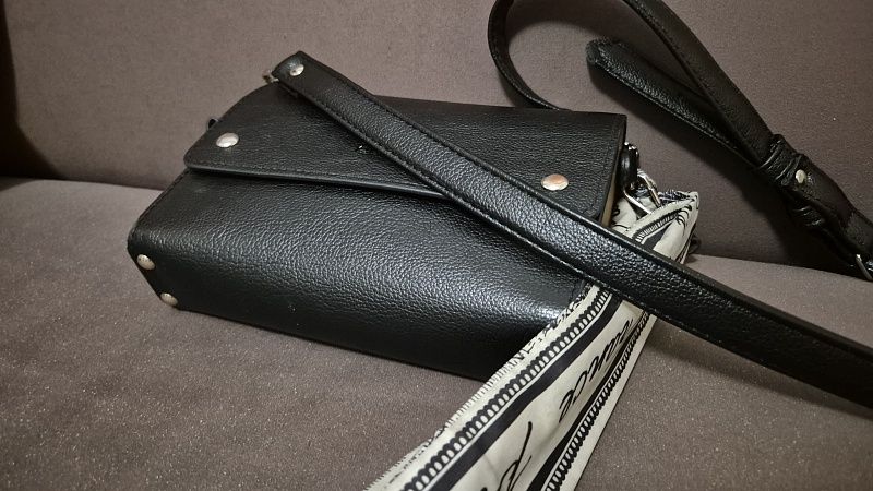 Сумку в виде секс-игрушки за 11 тысяч рублей выпустил бренд из Германии