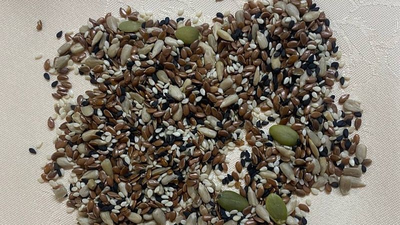 Из-за отказа поделиться семечками подростки забили мальчика до смерти в Перми