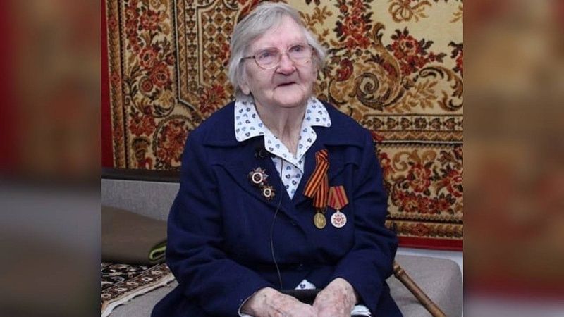 Кондратьев поздравил со 101-м днем рождения ветерана ВОВ из Ейска