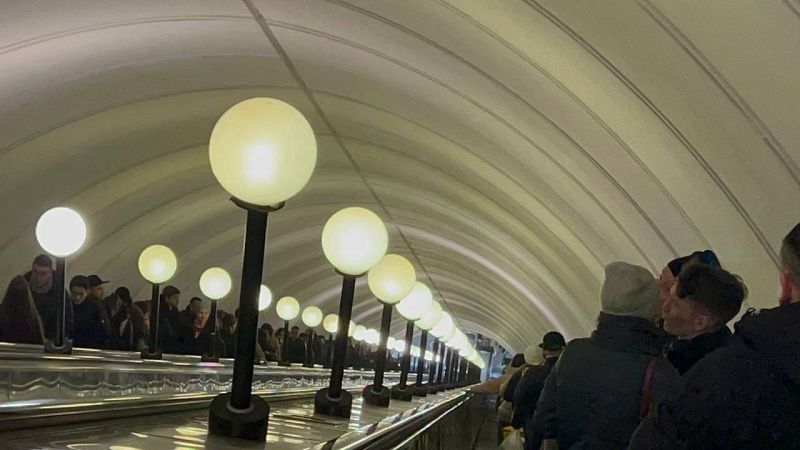 МВД проверит конфликт с пенсионеркой из-за места в московском метро