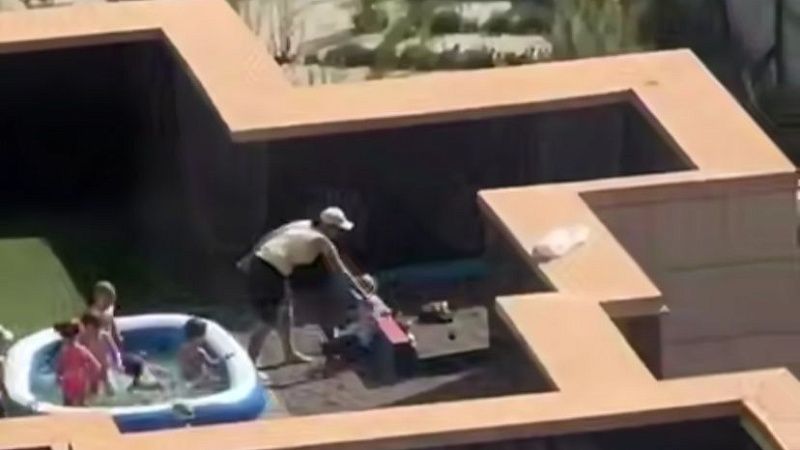 Няня из детсада толкала детей в воду и снимала это на видео в Петербурге