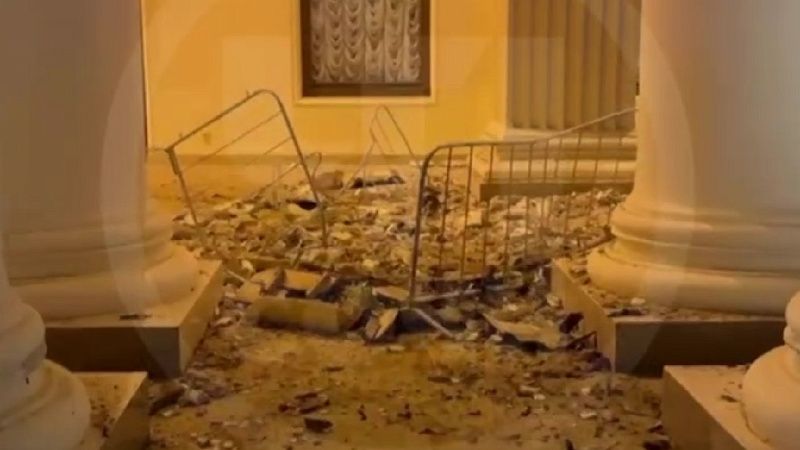 На видео сняли последствия обрушения потолка в Зимнем театре Сочи