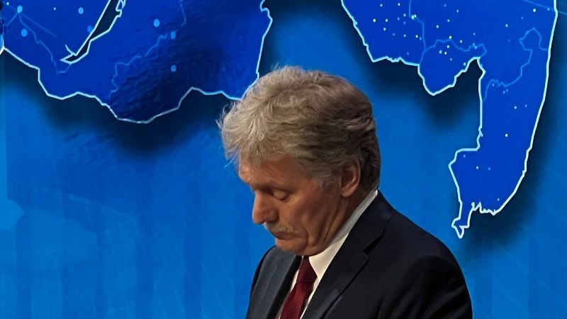 Песков: трагедия с суррогатным алкоголем в Ленобласти из ряда вон выходящая