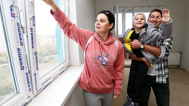 Дольщики краснодарского ЖК «Парусная регата» получают ключи от квартир