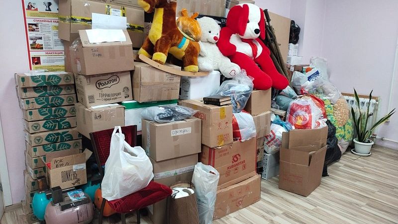 Жители Краснодара собрали более 10 коробок гуманитарной помощи в Мелитополь 