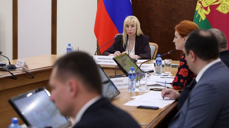 Перед курортным сезоном осмотры пройдет персонал муниципальных учреждений Кубани 