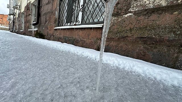 На видео сняли первый снег в России
