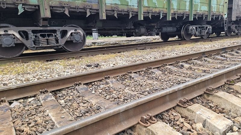 Под колесами грузового поезда погибла 59-летняя жительница Белореченского района