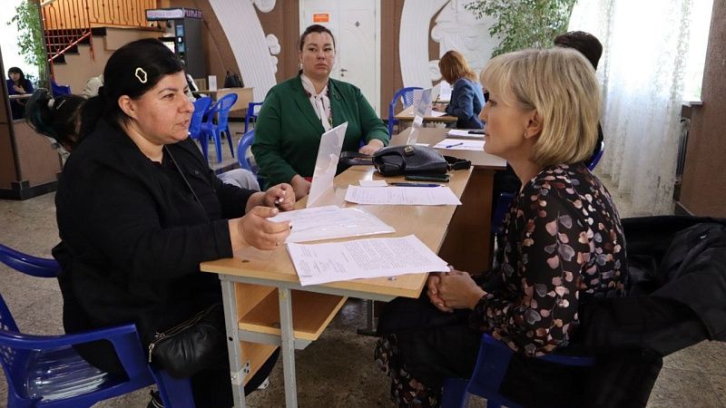 Приемную губернатора открыли в ДК Армавира