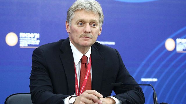 Дмитрий Песков призвал чиновников изъясняться проще и понятнее. Фото: kremlin.ru 