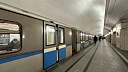 Мужчина пытался снять девушку под юбкой в метро Москвы