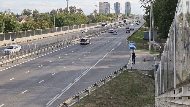 Из-за гололёда и дождя произошло массовое ДТП с фурами под Челябинском
